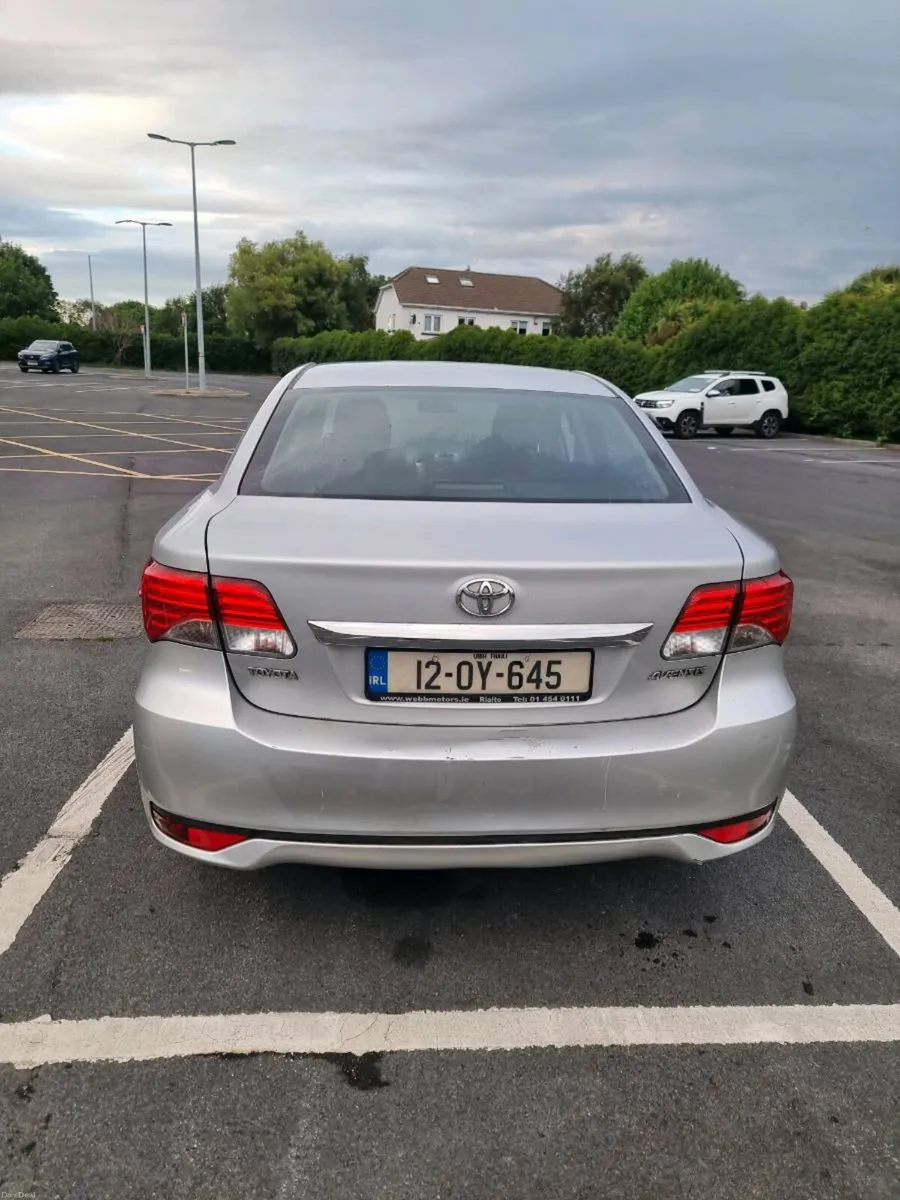 Toyota Avensis 2012 - Image 2