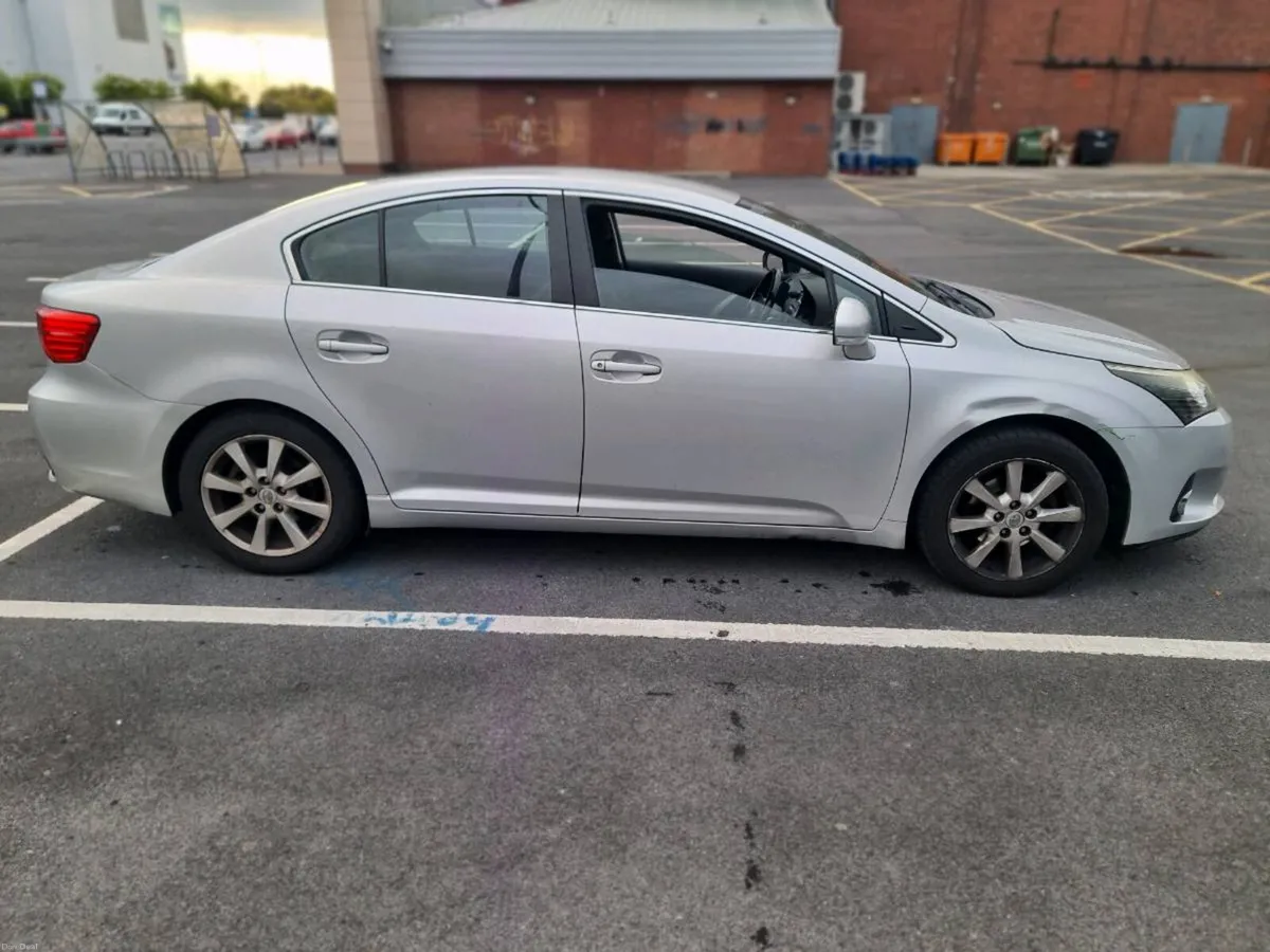Toyota Avensis 2012 - Image 4