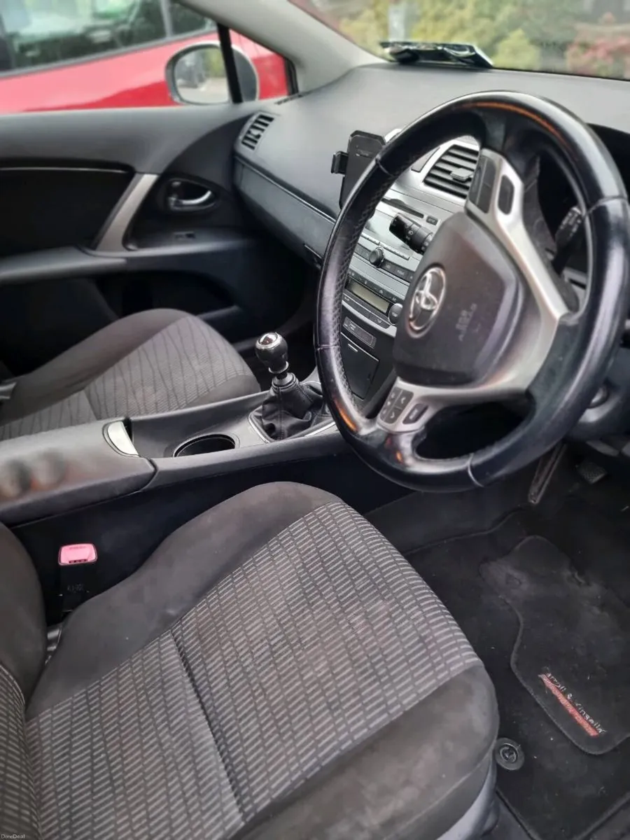 Toyota Avensis 2012 - Image 6
