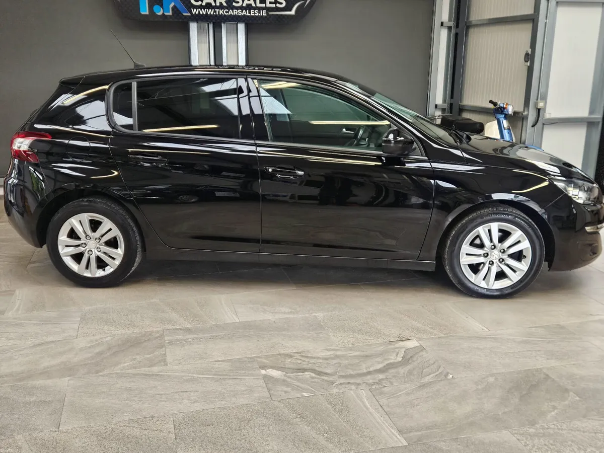 16 PEUGEOT 308 1.2 PETROL AUTOMATIC - Image 3