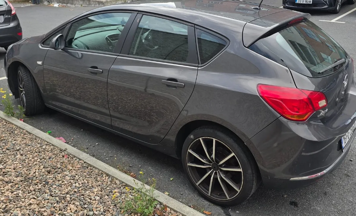 Opel Astra 2015 - Image 6