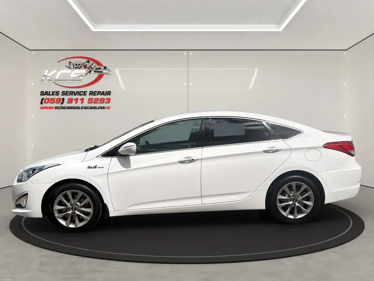 2015 Hyundai i40 - Executive - Diesel - NCT 05/27 - Image 2