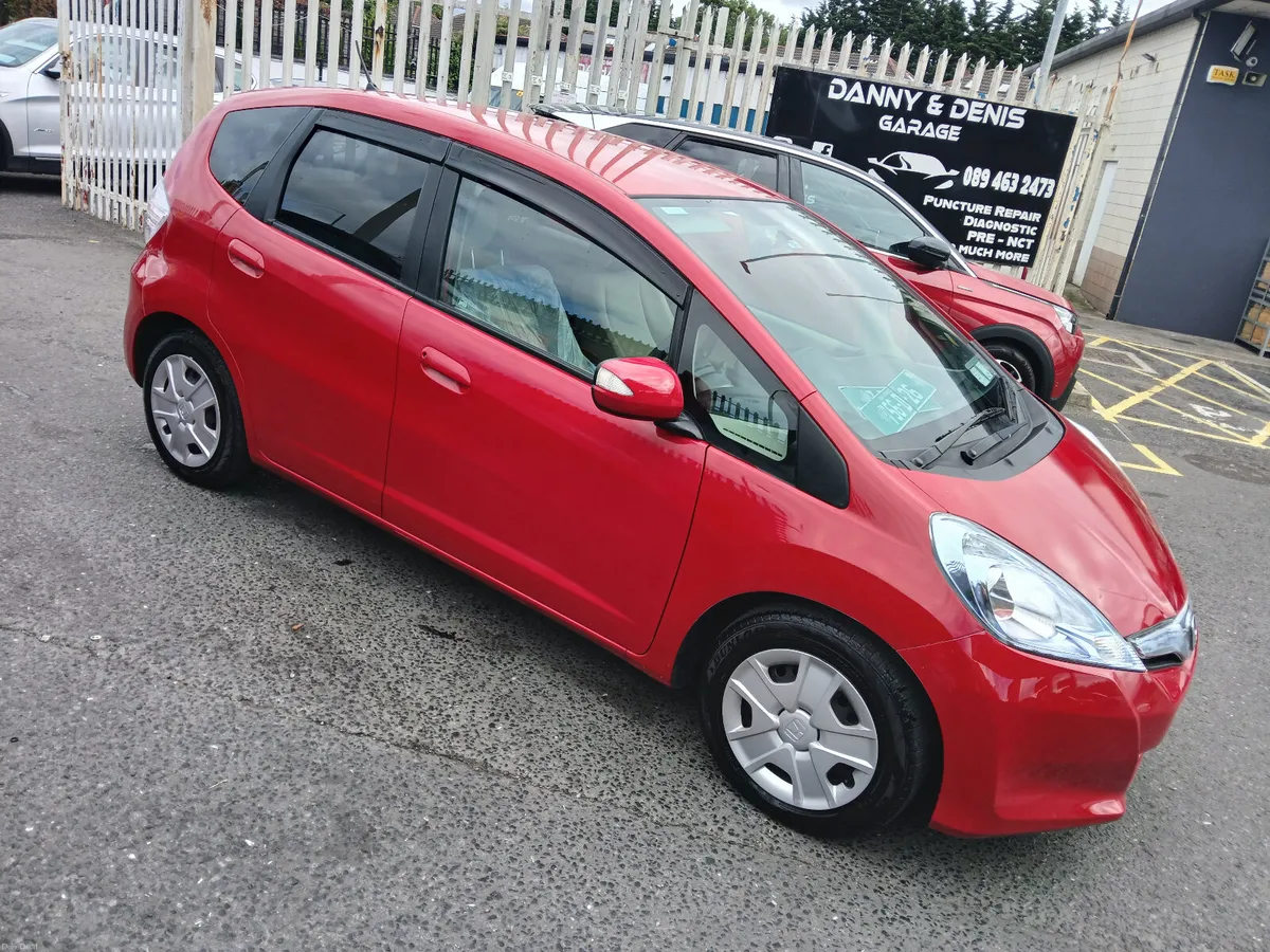 Honda Fit 2010 Hybrid Auto  New NCT New Android - Image 3