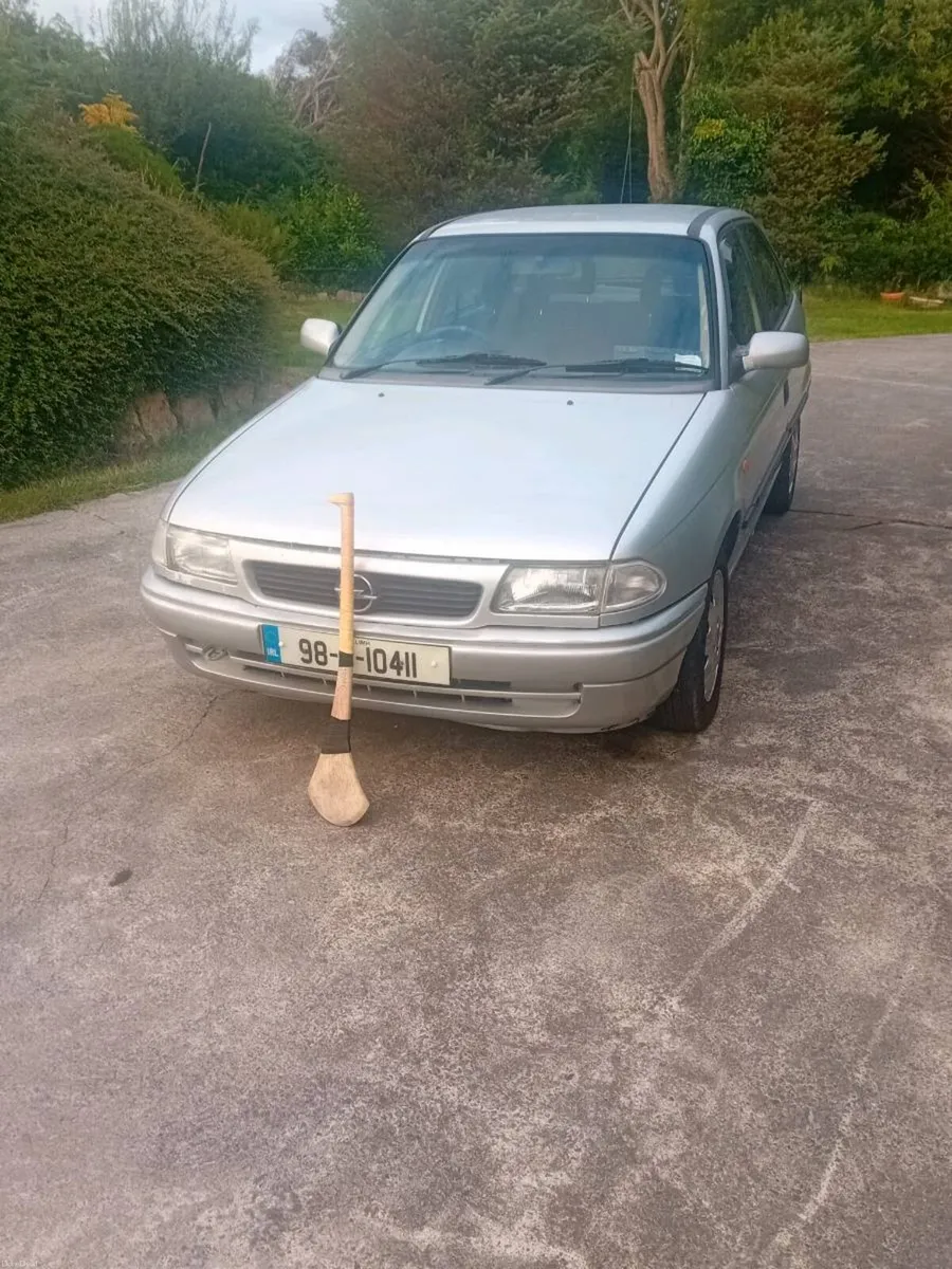 Astra 1.6 Auto With Disabled Drivers Hand Controls - Image 4