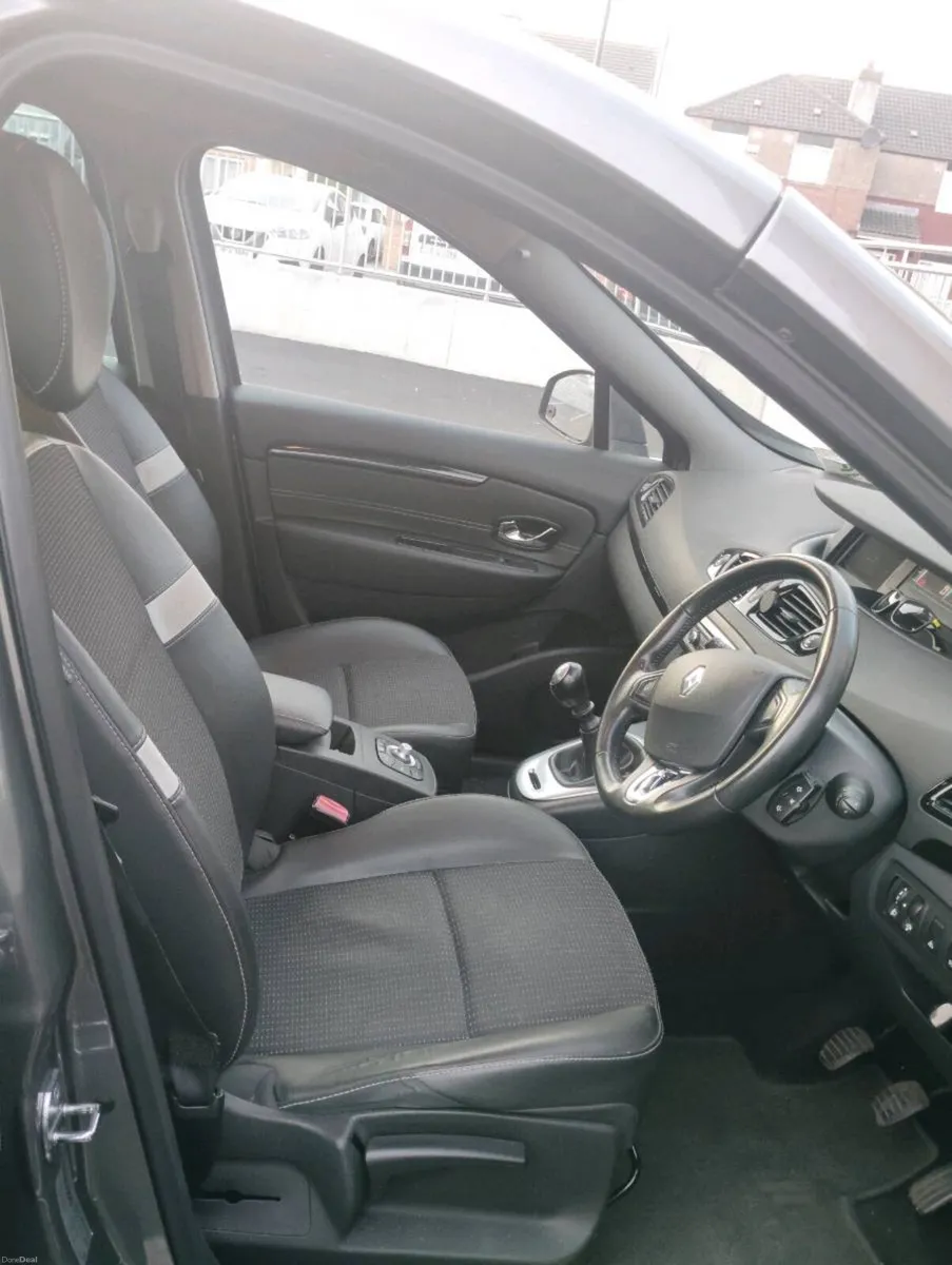 Renault Scenic III MPV - Image 5