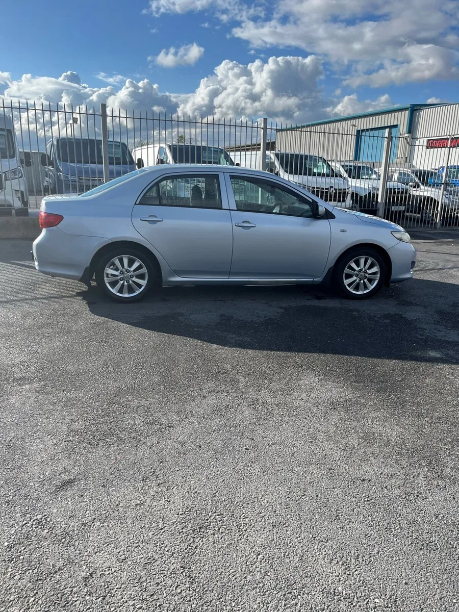 Toyota Corolla - Image 2