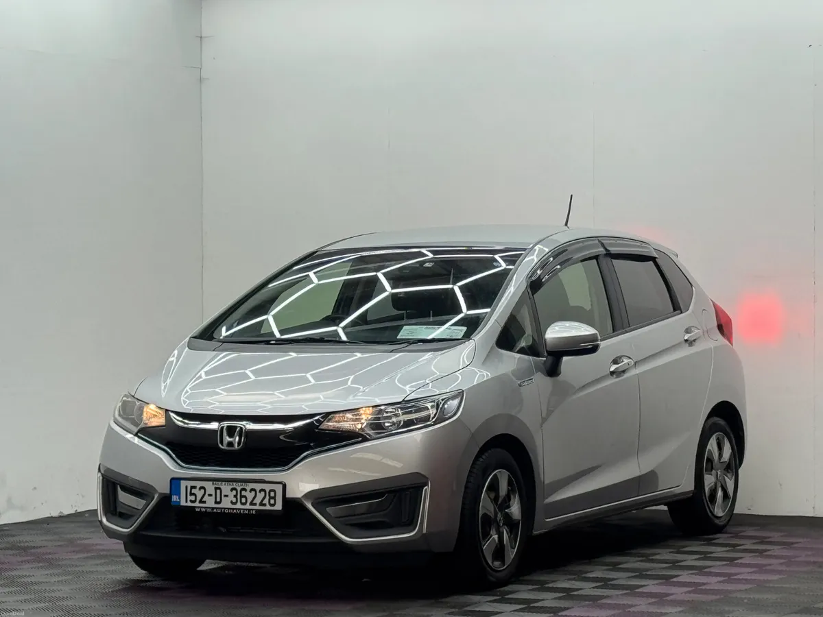 2015 Honda Fit 1.5P hybrid, Low Kms - Image 3
