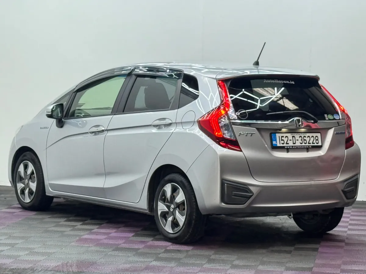 2015 Honda Fit 1.5P hybrid, Low Kms - Image 6