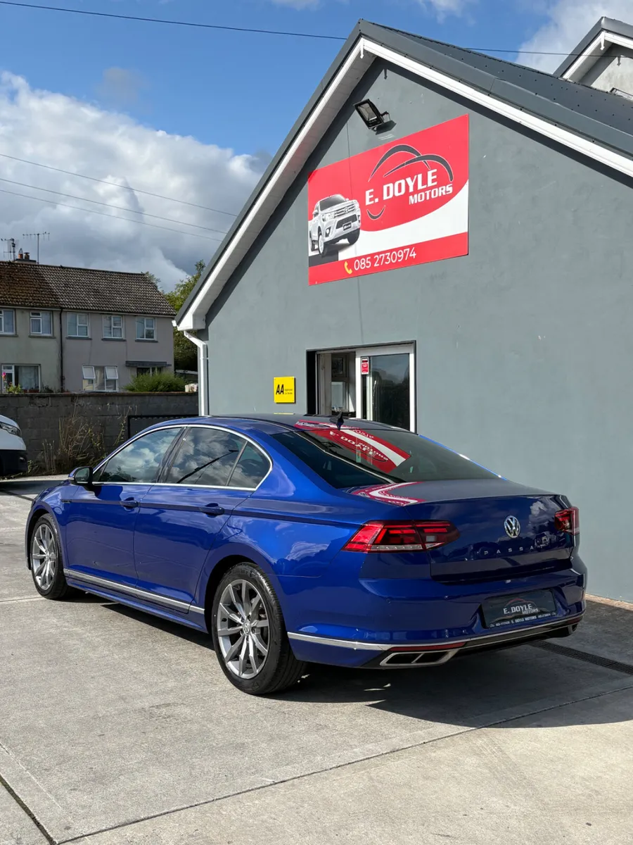 2020 Volkswagen Passat R-Line - Image 5