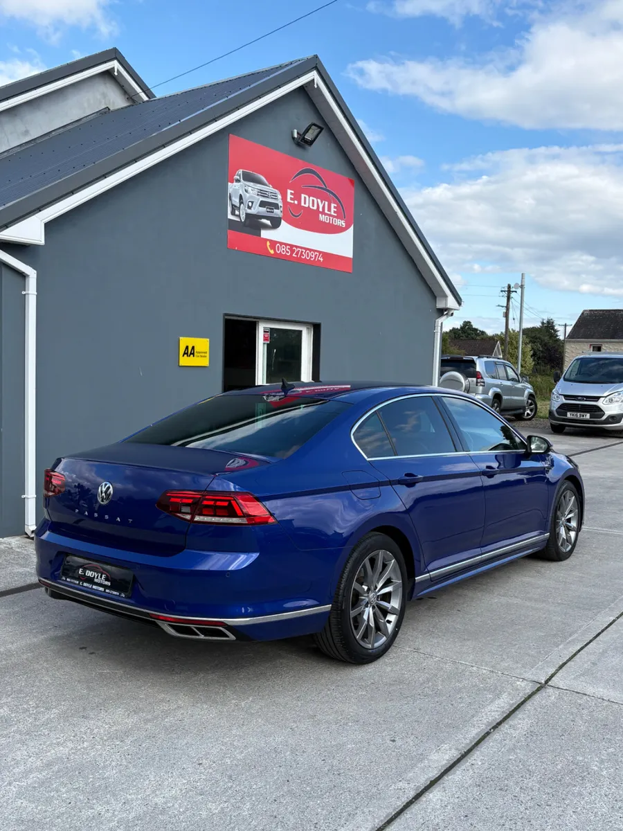 2020 Volkswagen Passat R-Line - Image 6