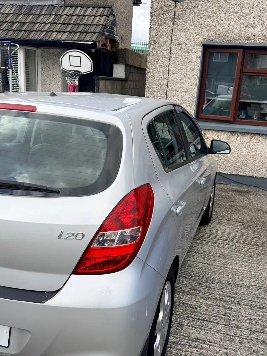 Hyundai i20 2010 - Image 4
