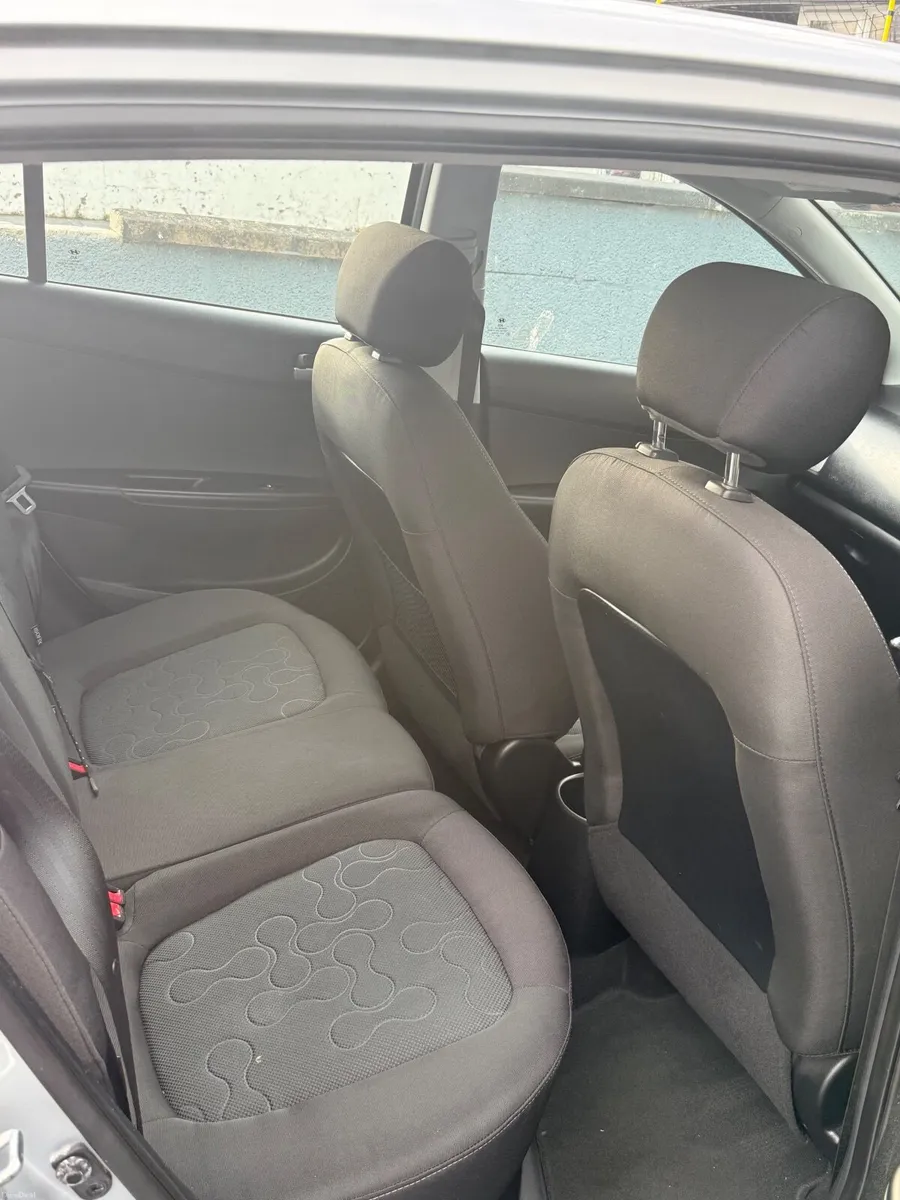 Hyundai i20 2010 - Image 6