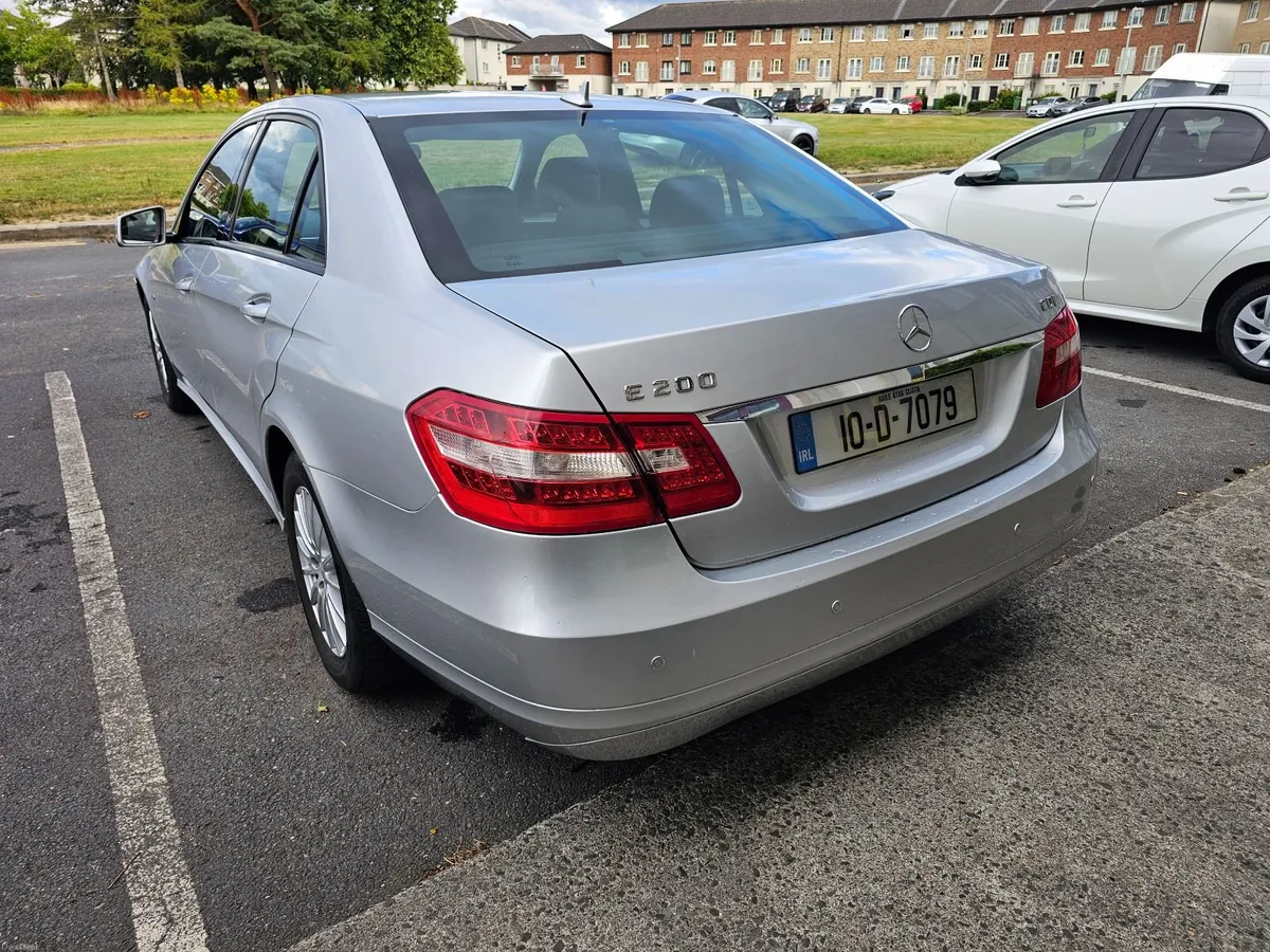 Mercedes-Benz E-Class 2010 - Image 3