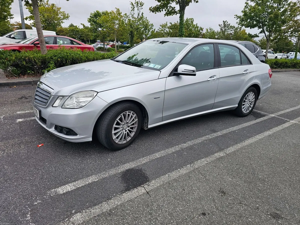 Mercedes-Benz E-Class 2010 - Image 4