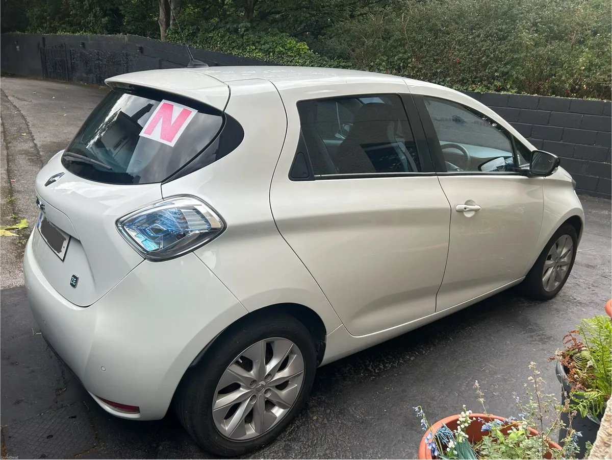 Renault Zoe Dynamique Zen - 97% SOH - Charging FLT - Image 5
