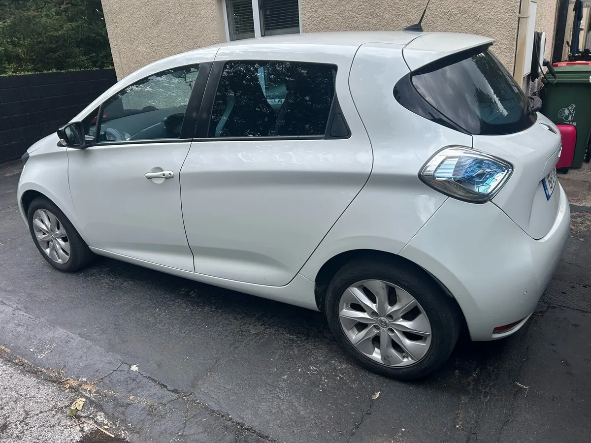 Renault Zoe Dynamique Zen - 97% SOH - Charging FLT - Image 4
