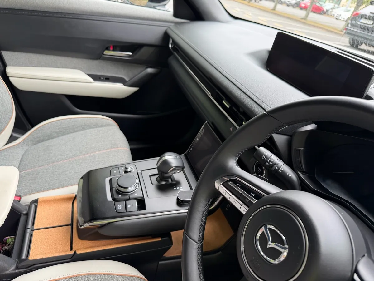 Car - Image 6
