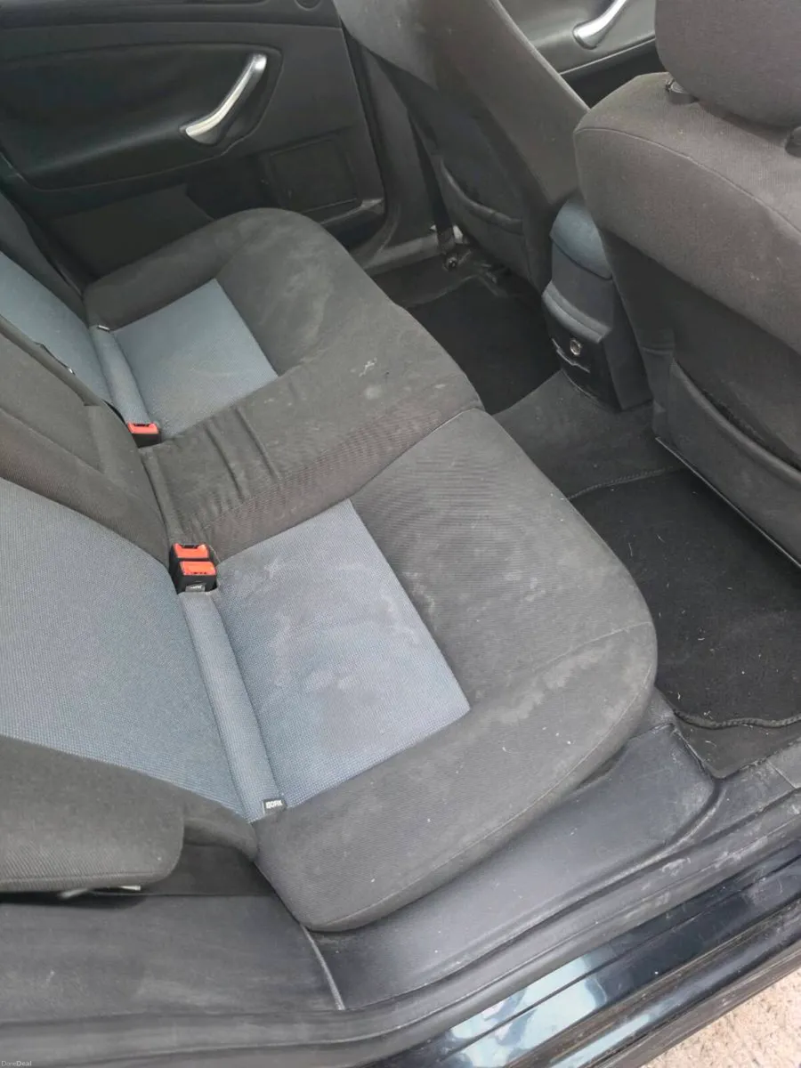 Car - Image 5