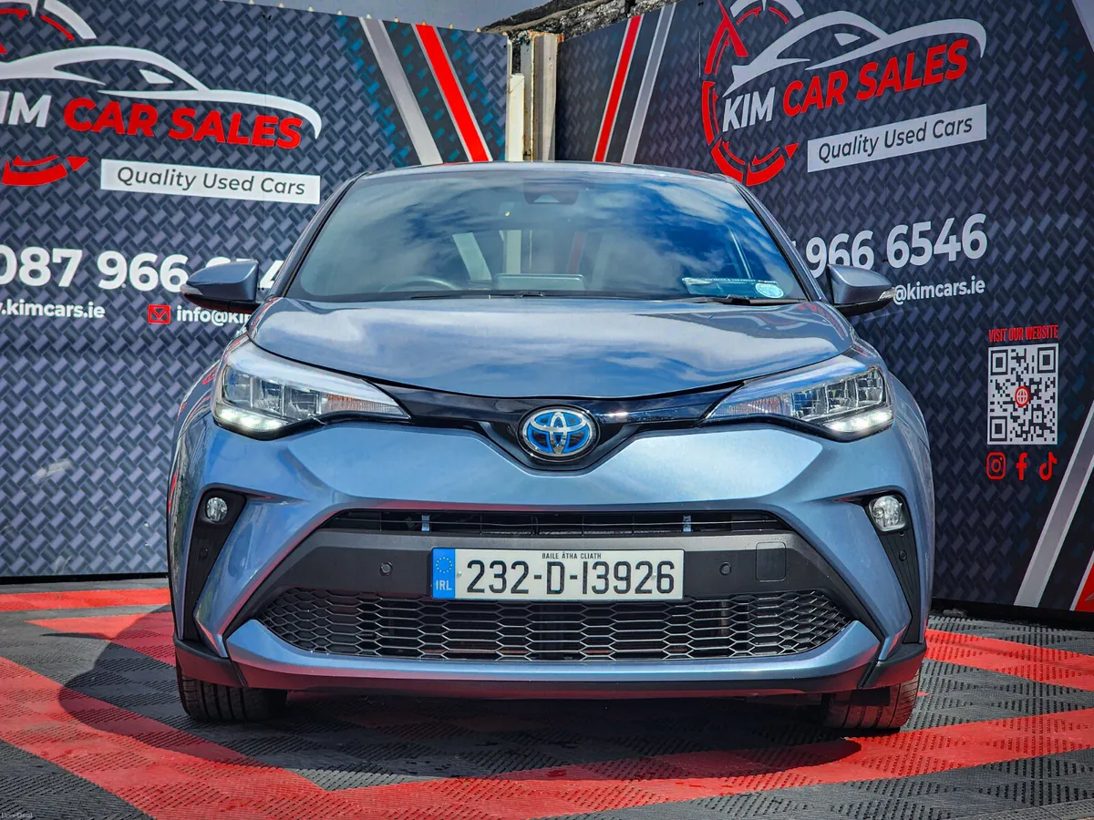 2023 Toyota C-HR - Image 5