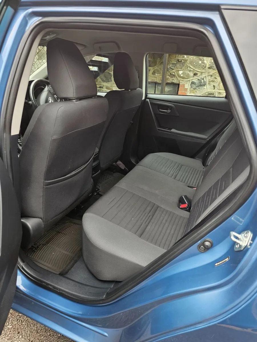 Toyota Auris 2016 - Image 4