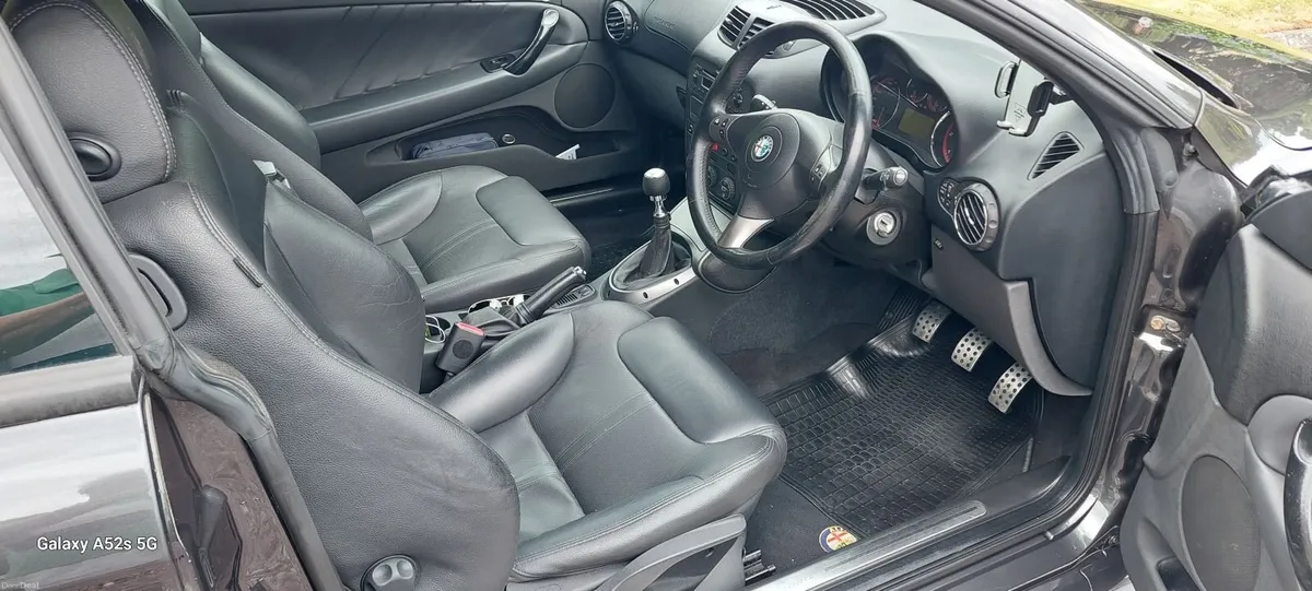 Alfa Romeo GT 2008 - Image 6