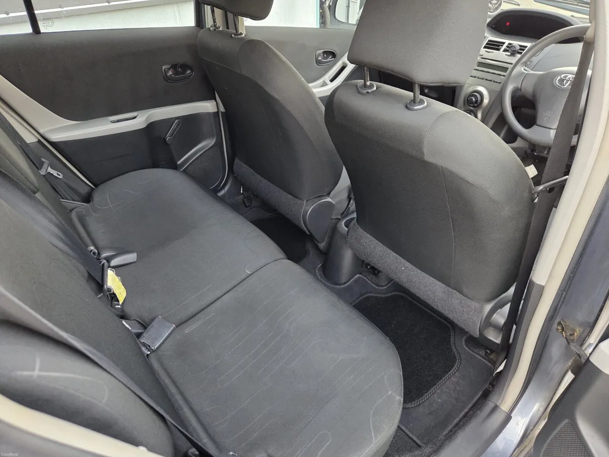 Toyota Yaris 2009 - Image 6