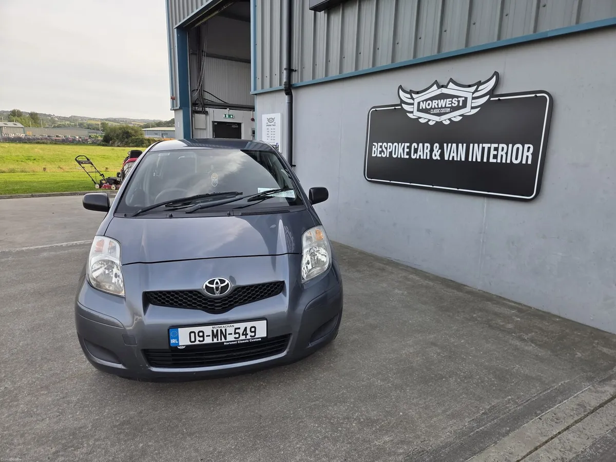 Toyota Yaris 2009 - Image 2