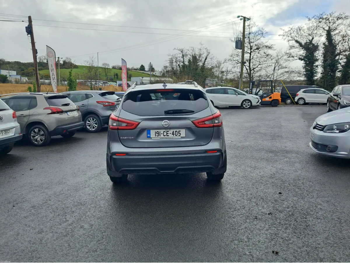 Nissan Qashqai 1.5 SV 18 4DR - Image 4