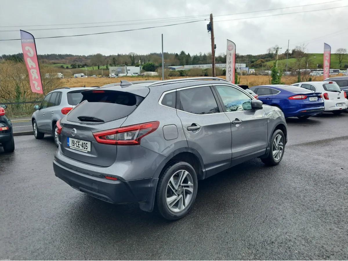 Nissan Qashqai 1.5 SV 18 4DR - Image 6