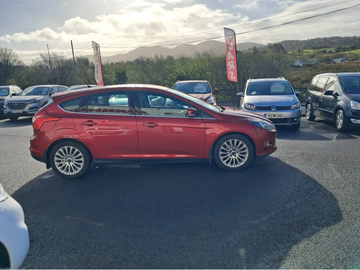Ford Focus 1.6 TDCI 95PS 5M TITANIUM S/ S/S 4DR - Image 6