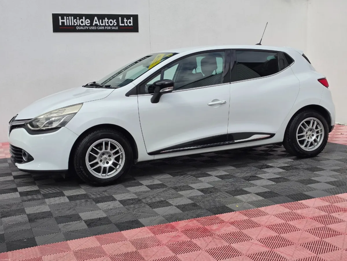 Renault Clio LUTECIA 1.2 PETROL AUTOMATIC - Image 4