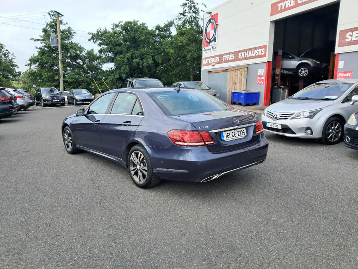 Mercedes-Benz E-Class 220 BLUETEC SE 4DR AUTO CDI - Image 3