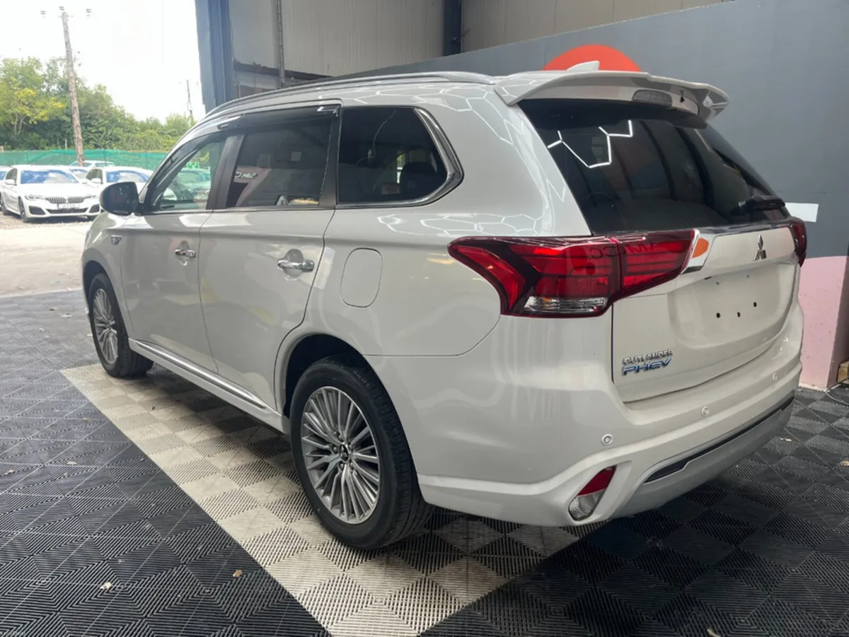 Mitsubishi Outlander 2021 OUTLANDER PHEV G PLUS PA - Image 5