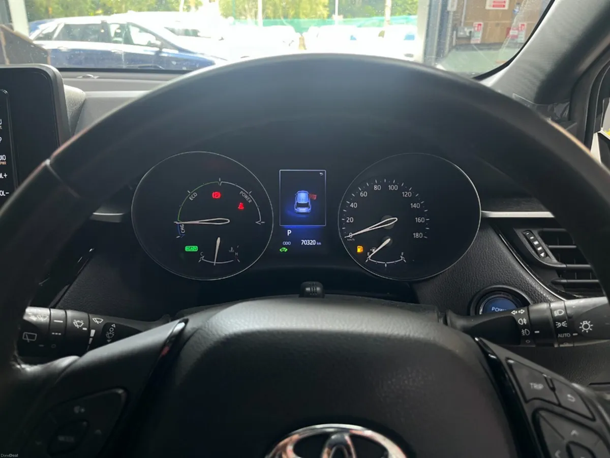 Toyota C-HR 2019 TOYOTA C-HR S LED PACKAGE1.8 AUTO - Image 4