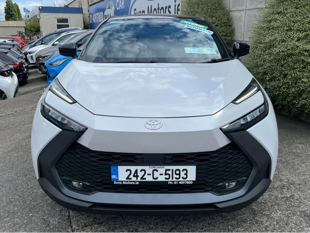 Toyota C-HR SPORT+ PLUG IN HYBRID AUTOMATIC 2.0 PE - Image 2
