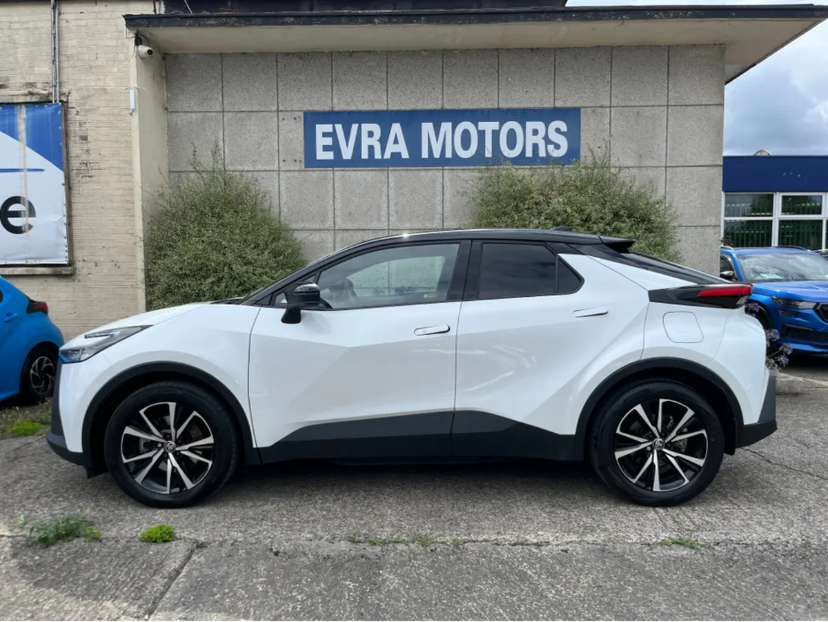 Toyota C-HR SPORT+ PLUG IN HYBRID AUTOMATIC 2.0 PE - Image 6
