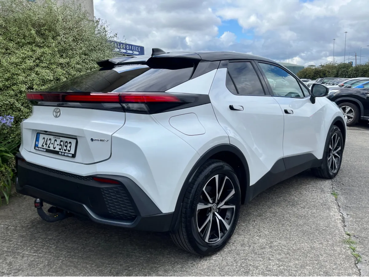 Toyota C-HR SPORT+ PLUG IN HYBRID AUTOMATIC 2.0 PE - Image 4