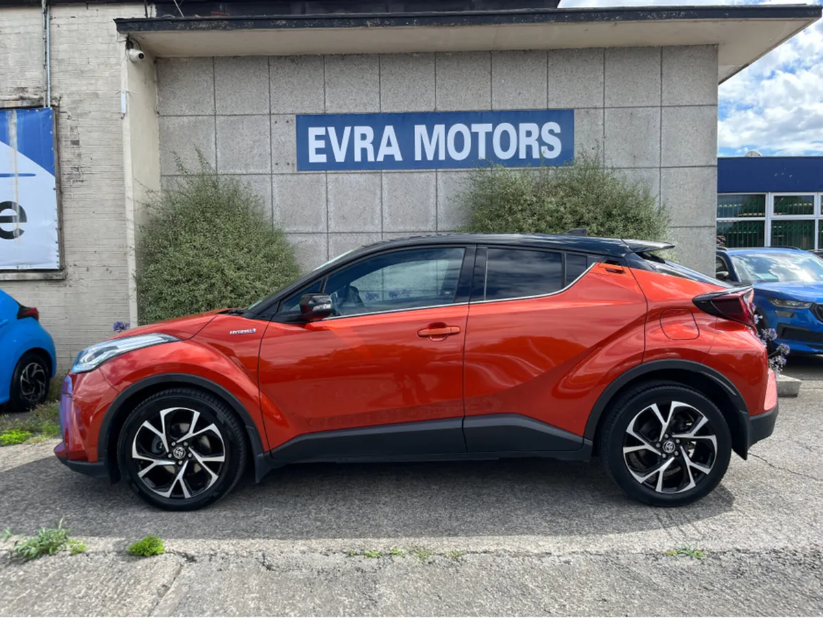 Toyota C-HR HYBRID SPORT BI-TONE AUTOMATIC 1.8 PET - Image 6