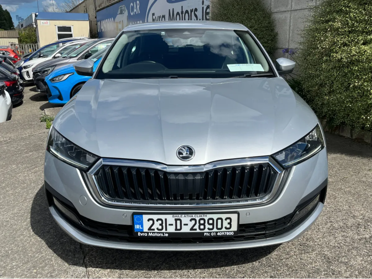 Skoda Octavia AMBITION 2.0 TDI DIESEL //REVERSE CA - Image 2