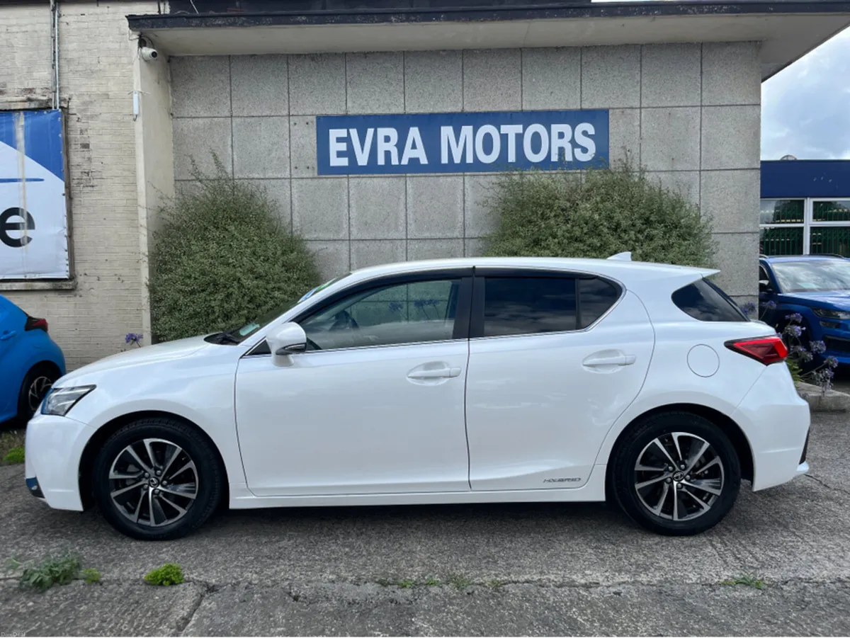 Lexus CT VC AUTOMATIC HYBRID 1.8 PETROL //LOW MILE - Image 6