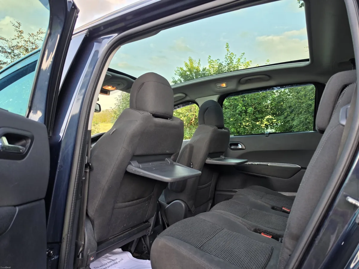 Peugeot 5008 2013 diesel - Image 6