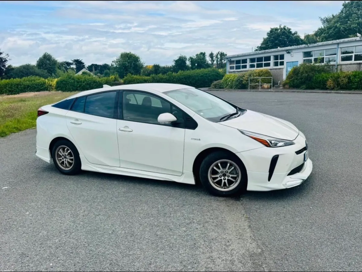 Toyota Prius hybrid 2019 (59k-km) - Image 2