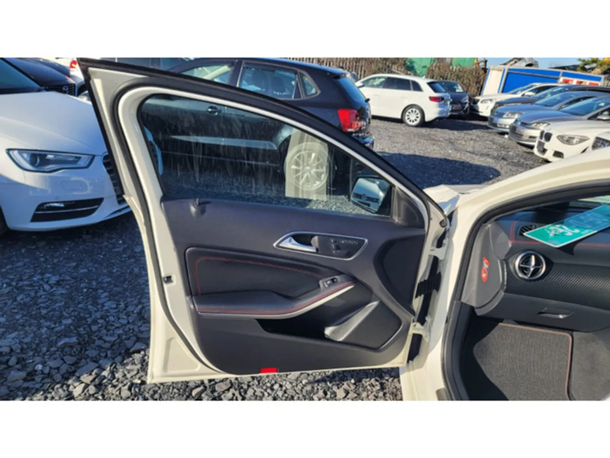 Mercedes-Benz A-Class A180 SPORTS AMG-LINE 1.6 Aut - Image 4