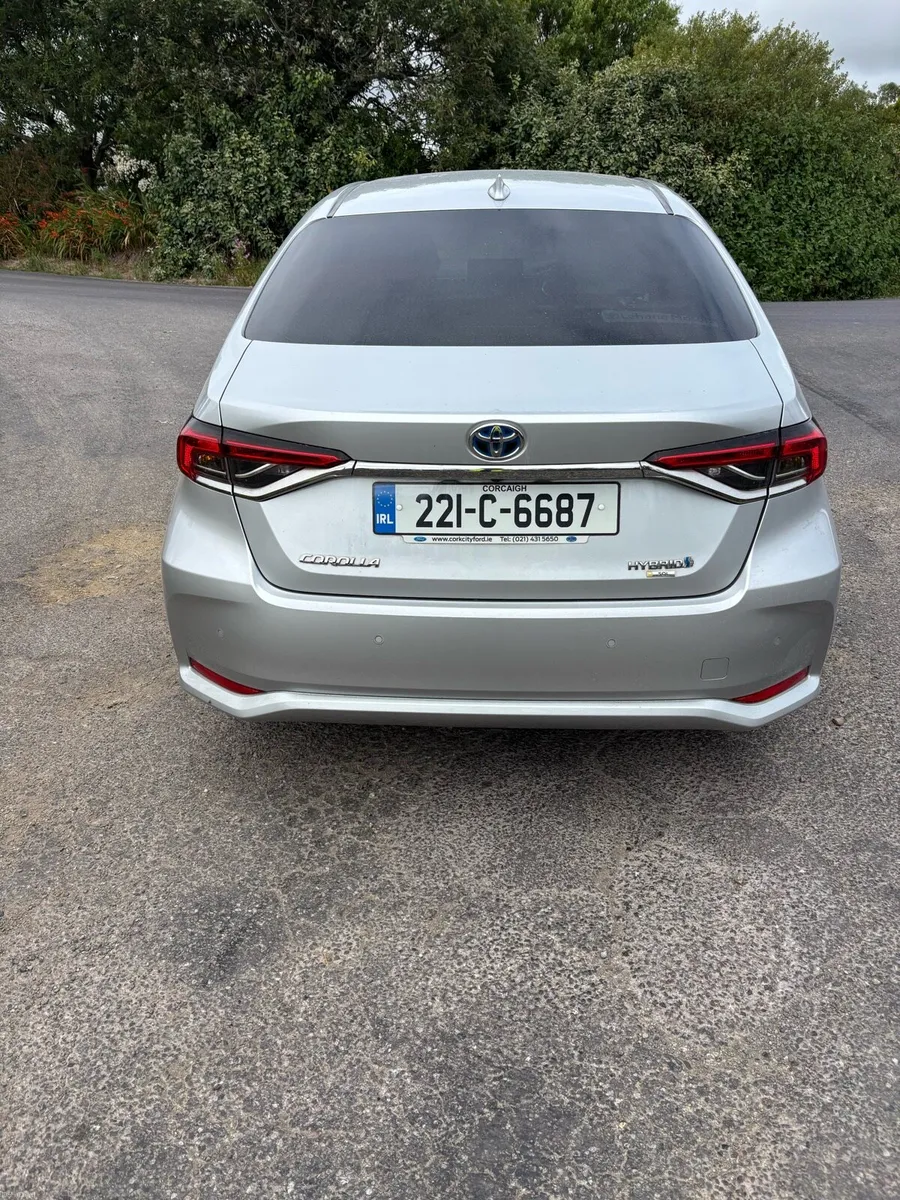 221 Toyota Corolla 1.8 petrol hybrid - Image 2