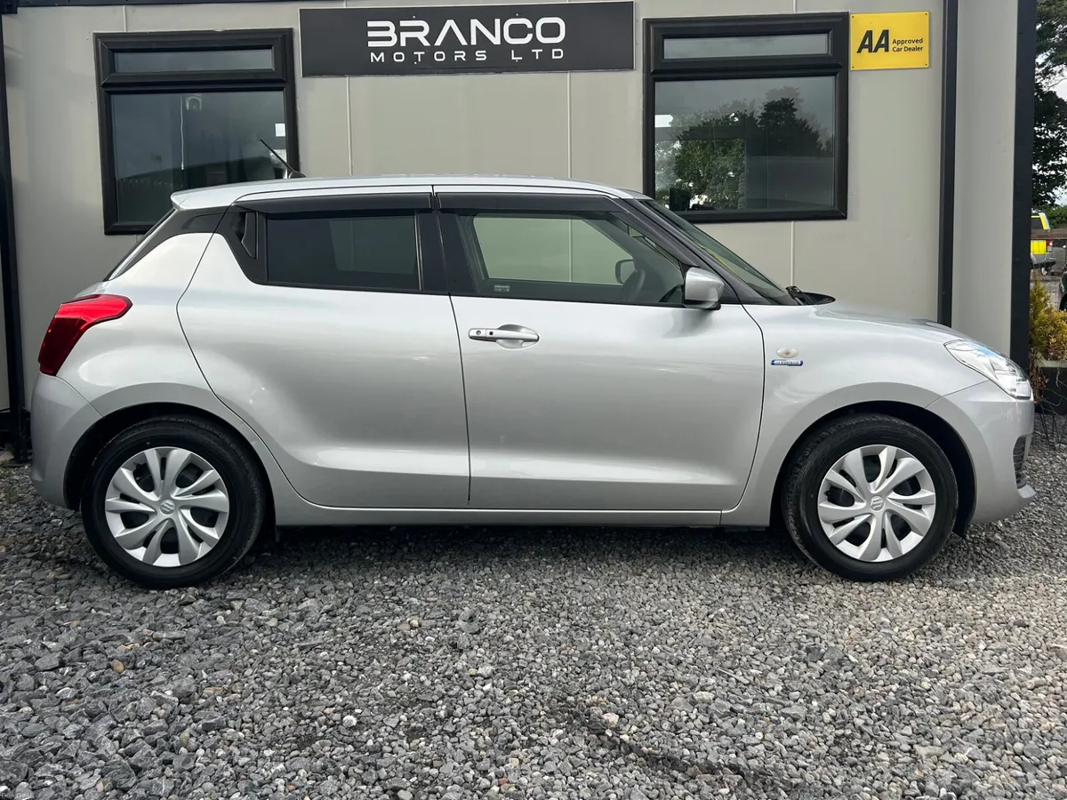 Suzuki Swift 1.2 Hybrid Auto 2021 - Image 4