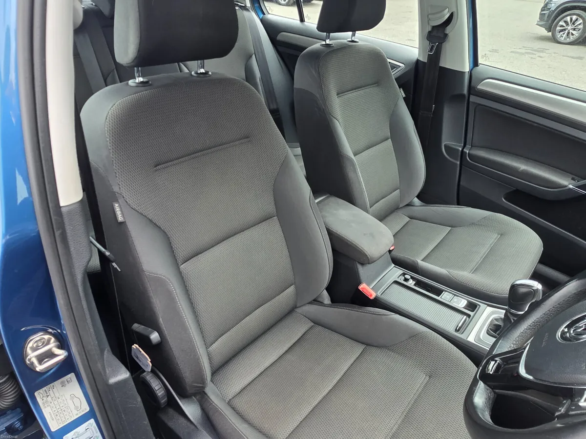 2017 Volkswagen Golf 1.6 TDI MATCH * AUTOMATIC * - Image 4