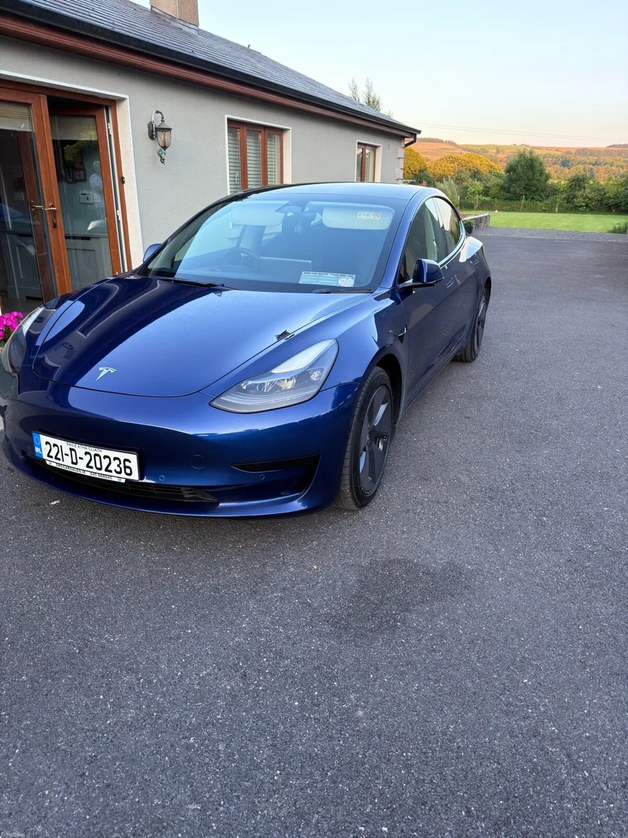 Tesla model 3 - Image 3