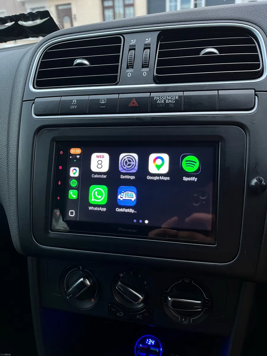 Volkswagen Polo with Apple CarPlay - Image 3