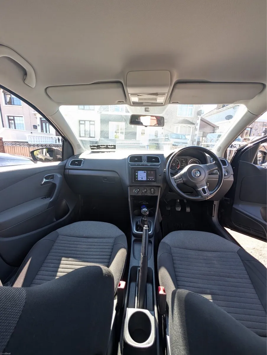 Volkswagen Polo with Apple CarPlay - Image 5