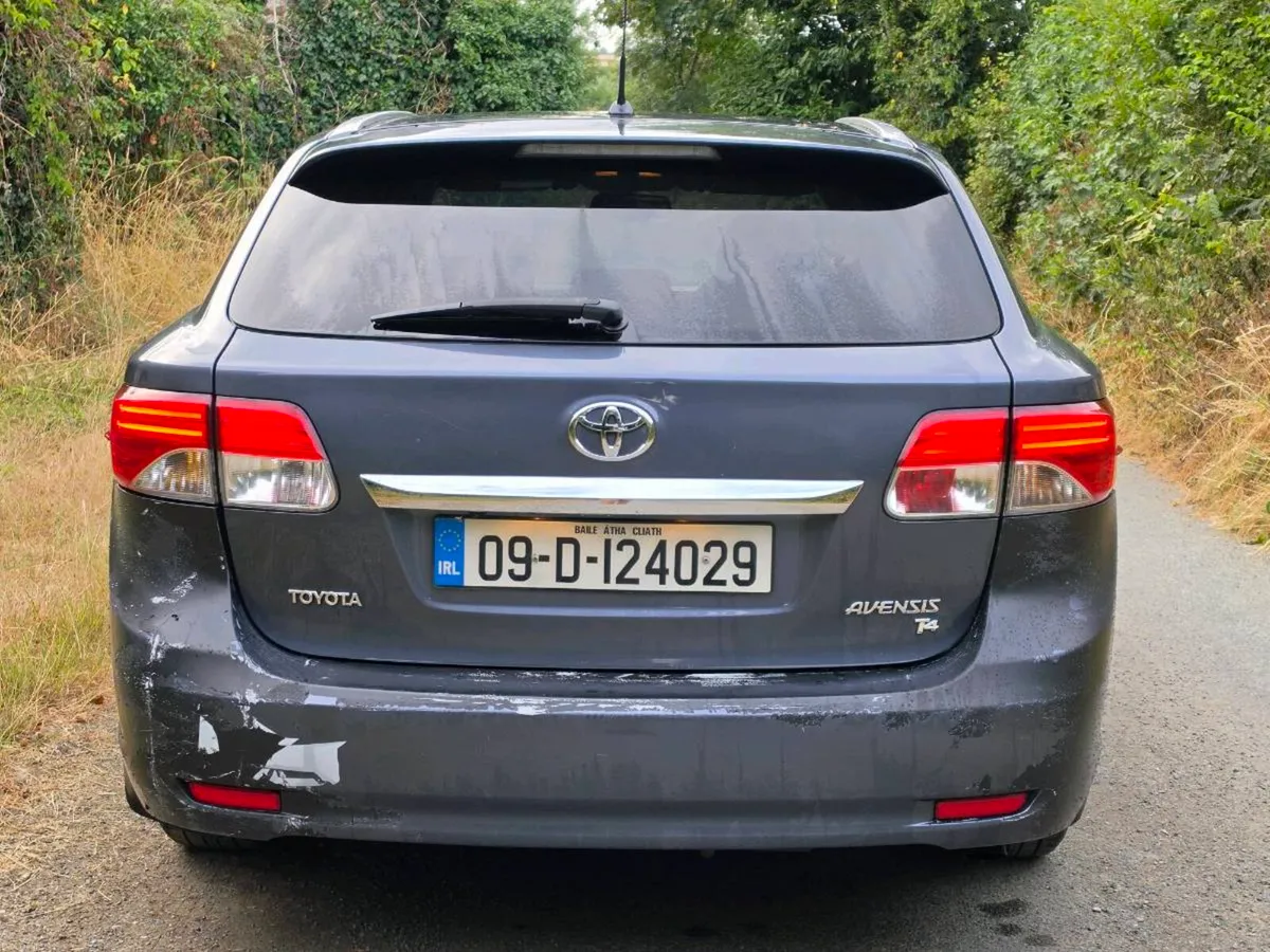 Toyota Avensis Estate - Image 5